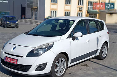 Минивэн Renault Grand Scenic 2011 в 