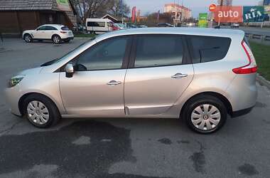 Минивэн Renault Grand Scenic 2015 в 