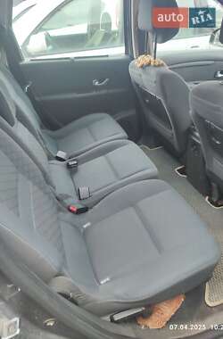 Минивэн Renault Grand Scenic 2009 в 