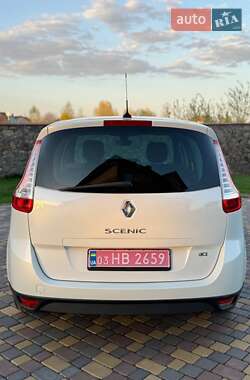 Минивэн Renault Grand Scenic 2012 в 