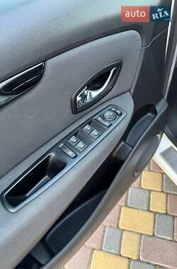 Минивэн Renault Grand Scenic 2012 в 