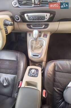 Мінівен Renault Grand Scenic 2012 в 