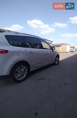 Мінівен Renault Grand Scenic 2012 в 