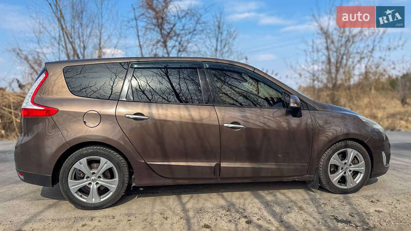 Минивэн Renault Grand Scenic 2009 в Обухове