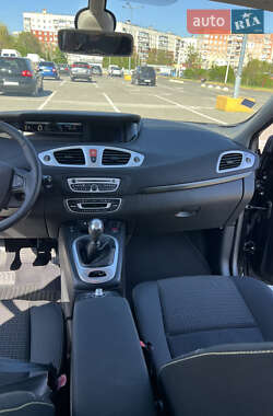 Минивэн Renault Grand Scenic 2010 в 