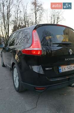 Минивэн Renault Grand Scenic 2012 в 