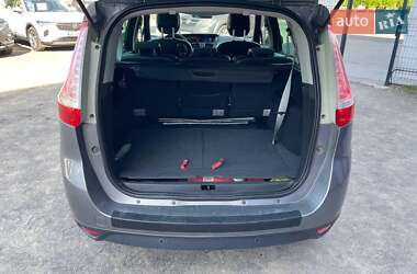 Минивэн Renault Grand Scenic 2012 в 