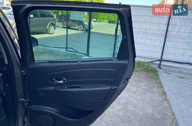 Минивэн Renault Grand Scenic 2012 в 