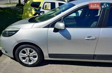Минивэн Renault Grand Scenic 2013 в 