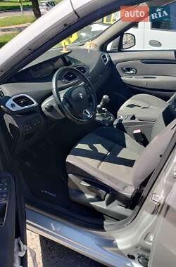 Минивэн Renault Grand Scenic 2013 в 