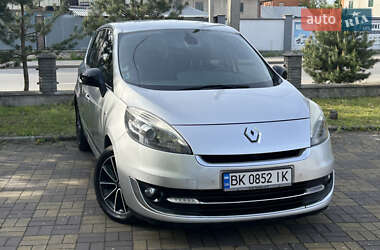 Минивэн Renault Grand Scenic 2012 в 
