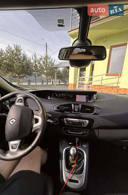 Минивэн Renault Grand Scenic 2012 в 