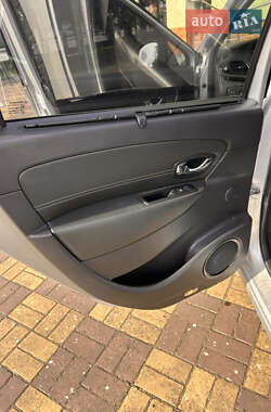 Минивэн Renault Grand Scenic 2012 в 