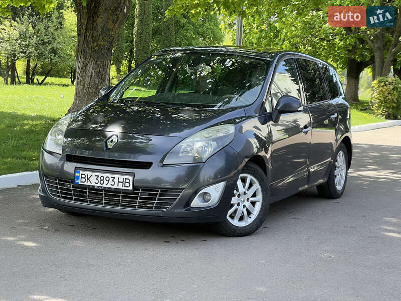 Минивэн Renault Grand Scenic 2009 в 