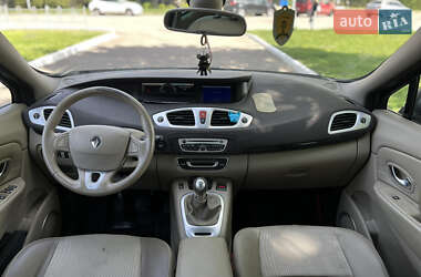 Минивэн Renault Grand Scenic 2009 в 