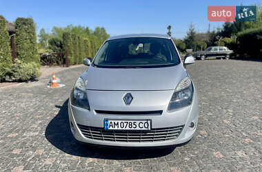 Минивэн Renault Grand Scenic 2011 в 
