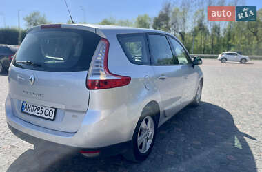 Минивэн Renault Grand Scenic 2011 в 
