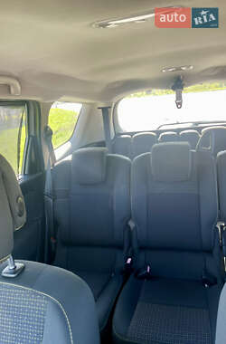 Минивэн Renault Grand Scenic 2011 в 