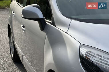 Минивэн Renault Grand Scenic 2011 в 