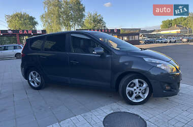 Минивэн Renault Grand Scenic 2010 в 