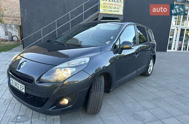Минивэн Renault Grand Scenic 2010 в 