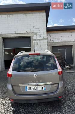 Мінівен Renault Grand Scenic 2015 в 