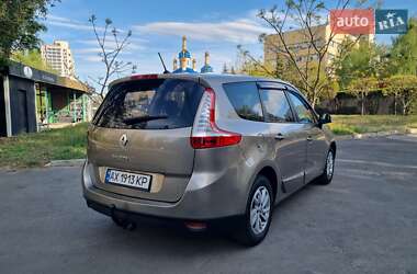 Мінівен Renault Grand Scenic 2012 в 