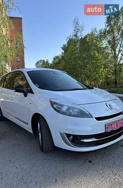 Минивэн Renault Grand Scenic 2012 в 