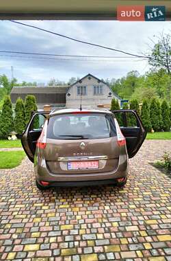 Минивэн Renault Grand Scenic 2013 в 