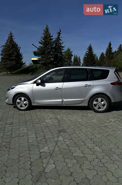 Минивэн Renault Grand Scenic 2010 в 
