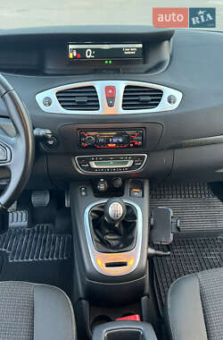 Минивэн Renault Grand Scenic 2010 в 