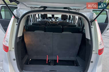 Минивэн Renault Grand Scenic 2010 в 