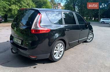 Минивэн Renault Grand Scenic 2012 в 