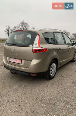 Минивэн Renault Grand Scenic 2013 в 
