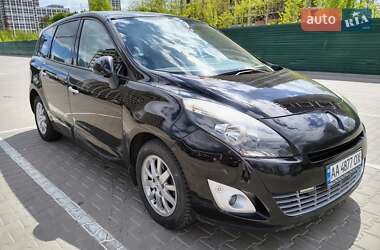 Минивэн Renault Grand Scenic 2011 в 