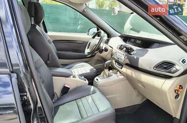 Минивэн Renault Grand Scenic 2011 в 