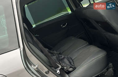 Минивэн Renault Grand Scenic 2011 в 