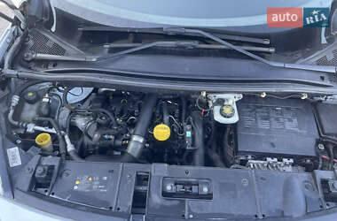 Минивэн Renault Grand Scenic 2013 в 