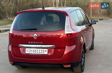 Минивэн Renault Grand Scenic 2012 в 
