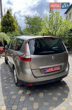 Минивэн Renault Grand Scenic 2009 в 