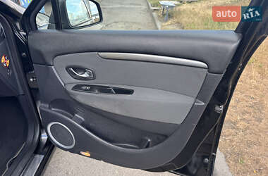 Минивэн Renault Grand Scenic 2010 в 