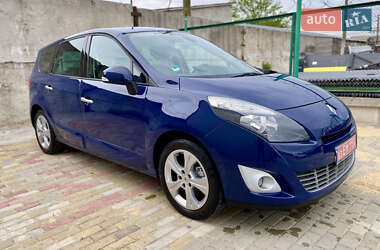 Минивэн Renault Grand Scenic 2009 в 