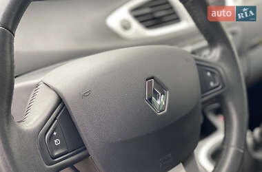 Минивэн Renault Grand Scenic 2009 в 