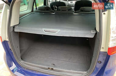 Минивэн Renault Grand Scenic 2009 в 