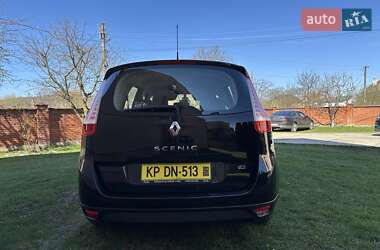Минивэн Renault Grand Scenic 2013 в 
