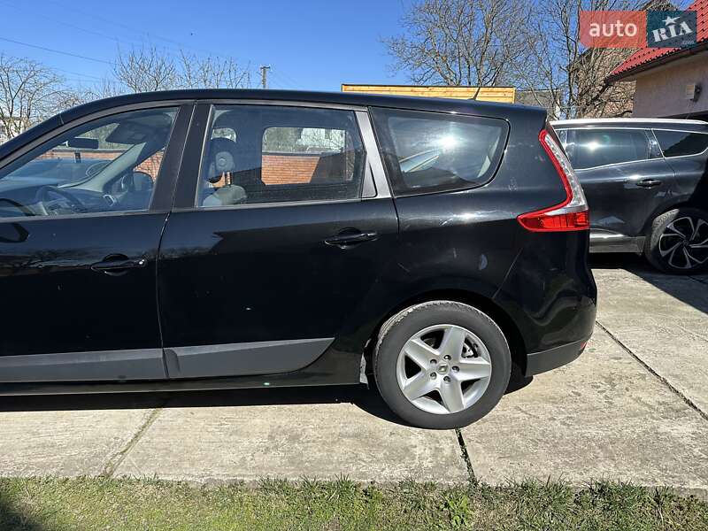 Минивэн Renault Grand Scenic 2013 в Ивано-Франковске