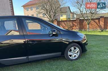 Минивэн Renault Grand Scenic 2013 в 