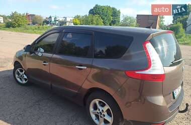 Минивэн Renault Grand Scenic 2009 в 