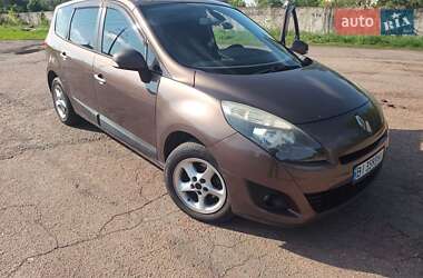 Минивэн Renault Grand Scenic 2009 в 