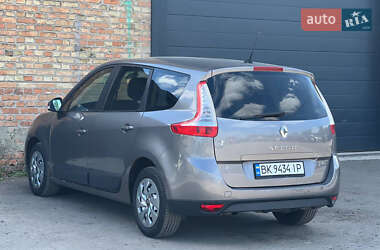 Минивэн Renault Grand Scenic 2010 в 